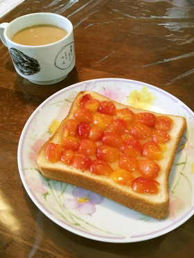 さくらんぼのタルトトースト