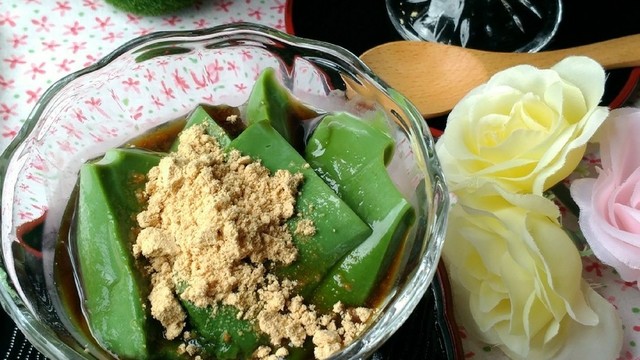 抹茶プリンで信玄餅風 レシピ 作り方 By 真っ黒おたつ クックパッド 簡単おいしいみんなのレシピが355万品