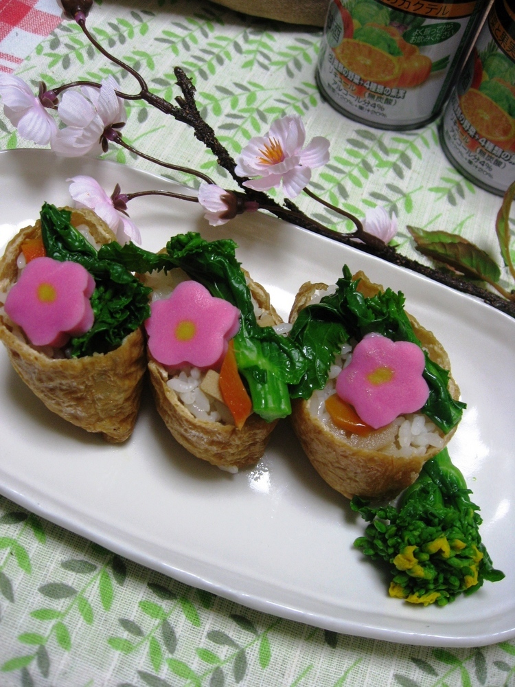 ひな祭りのお弁当に✿お花畑稲荷寿司