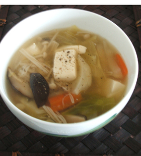 豆腐と野菜の和風スープ