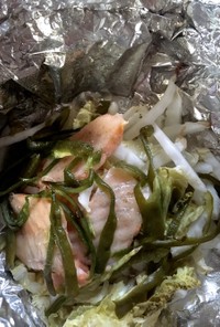 鮭のあらと野菜のホイル焼き