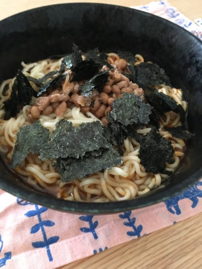 冷やし納豆味噌ラーメンの写真