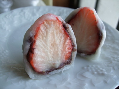 苺大福 （切り餅バージョン）の写真
