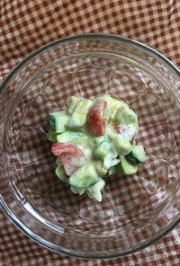 玉ねぎヨーグルトのアボカドサラダ