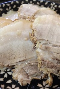 簡単中華・皮付き豚肉のトロ塩煮込み