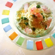 海老ジュレと九条ネギの冷製パスタの写真