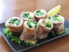 豚バラ肉とチーズとニラの巻き巻き焼き