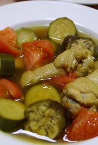 鶏手羽元と夏野菜ののスープ