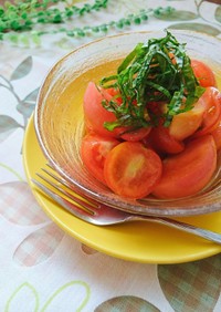 簡単副菜☆トマトの麺つゆポン酢マリネ。