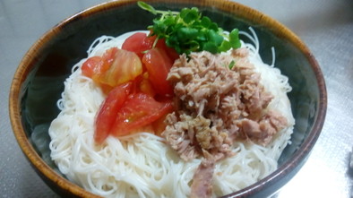 素麺　ツナマヨの写真