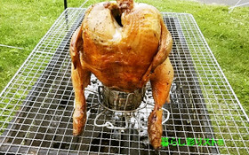 キャンプに最高♪超簡単☆ビア缶チキン☆