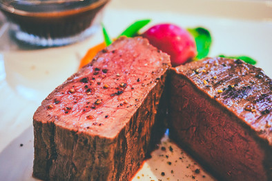 58℃牛もも肉ステーキ：高タンパク低脂質の写真