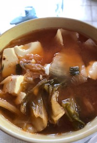 豆腐とキムチのチゲスープ