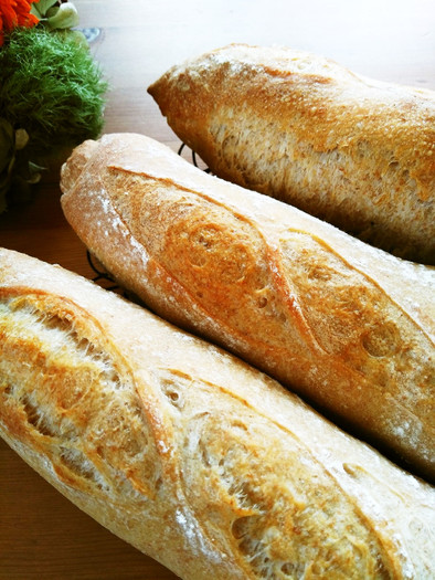 ☆冷蔵低温発酵☆全粒粉入りフランスパンの写真