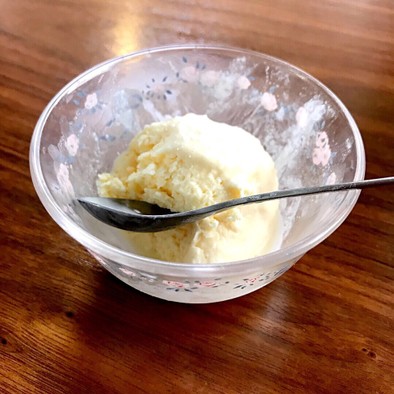 簡単バニラなし アイスクリームの写真