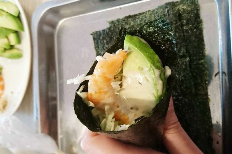 ご飯なし えびアボカド手巻きキャベツ寿司 レシピ 作り方 By ごーさんず クックパッド