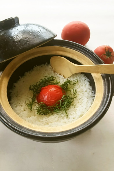 【野菜ソムリエ】まるごとトマト土鍋ごはんの写真