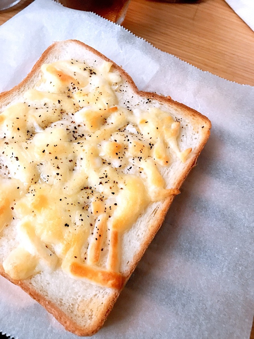 パン屋のあの味！ガーリックチーズトーストの画像