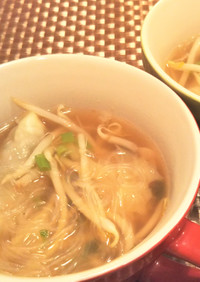 オイスターソースのコク☆食べる餃子スープ