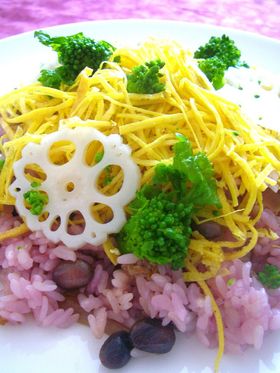 ピンクが綺麗!●黒豆ご飯のちらし寿司●