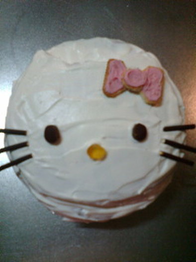 キティのキャラケーキの写真