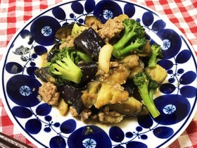 焼肉のたれで簡単♡なすとブロッコリー炒め