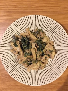 豚肉とほうれん草とエリンギの豆乳炒め