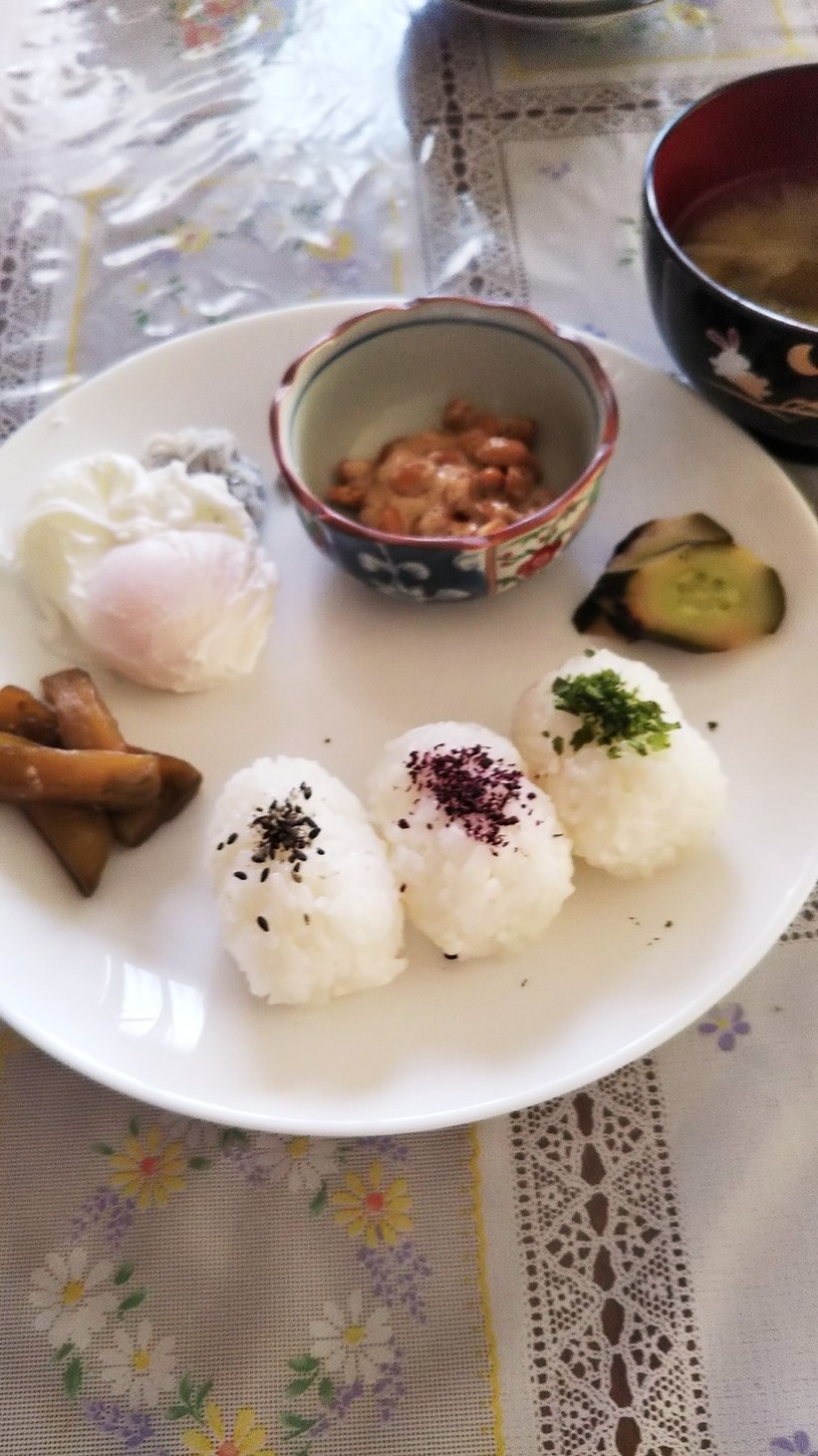 体に優しい和食の朝ごはんの画像
