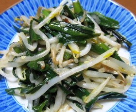モヤシとニラの中華炒め(炒十菜)