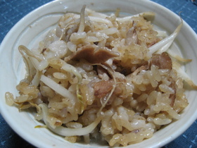 がっつり系♪豚ともやしの混ぜご飯
