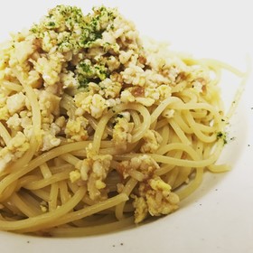 【麺つゆ】鶏そぼろと炒り卵パスタ