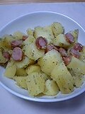 新じゃがのマーガリン炒め