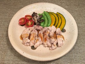 鶏もも肉と野菜のレンジ蒸し