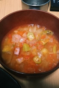冷蔵庫が片付くトマトとオクラのスープ