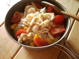 ささみサラダ丼 《山ごはん》