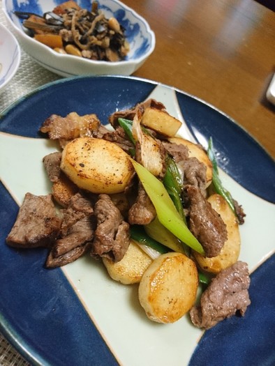 長芋と牛肉と葱の黒胡椒炒めの写真