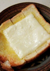 ペロッと食べれるチーズトースト!