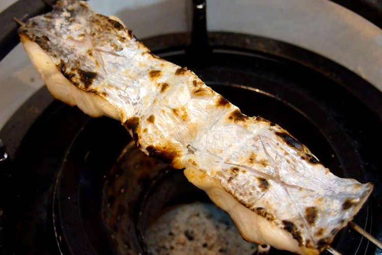 直火で焼くとさらにうまい 太刀魚の塩焼き レシピ 作り方 By うまいもんドットコム クックパッド 簡単おいしいみんなのレシピが360万品
