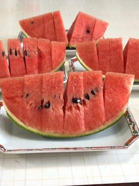 小玉スイカの切り方〜基本(o˘◡˘o)♡