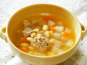 大根と大豆たっぷりスープ!栄養満点♪