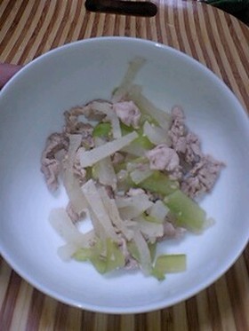 簡単離乳食 大根と胡瓜の中華風