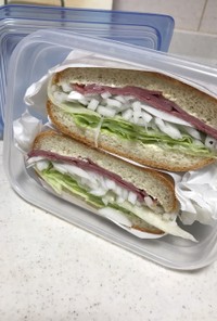 パストラミビーフのサンドイッチ