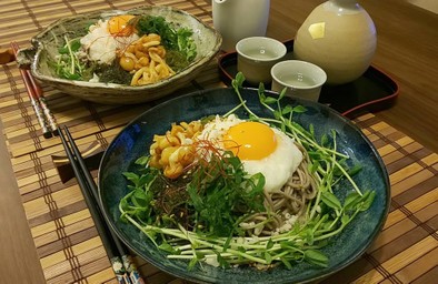 夏を乗り切る！ねばとろで精力冷やし蕎麦の写真