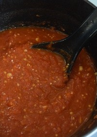 ストウブで作るプチトマトのトマトソース