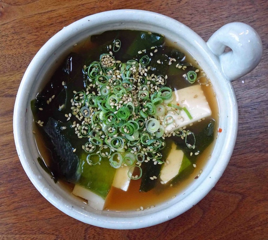 豆腐とわかめのピリ辛スープの画像