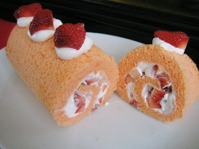 雛祭りに♪トースターで苺のロールケーキ♪の写真
