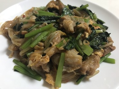 小松菜と豚肉のピリ辛炒めの写真
