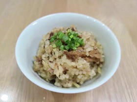 簡単♥さば味噌缶で炊き込みご飯♪