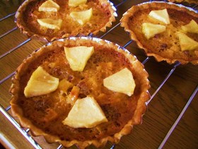 ホワイトチョコで♪りんごのタルトレット