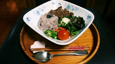 スタミナ満点(^q^)焼肉とろろ芋ご飯！の写真